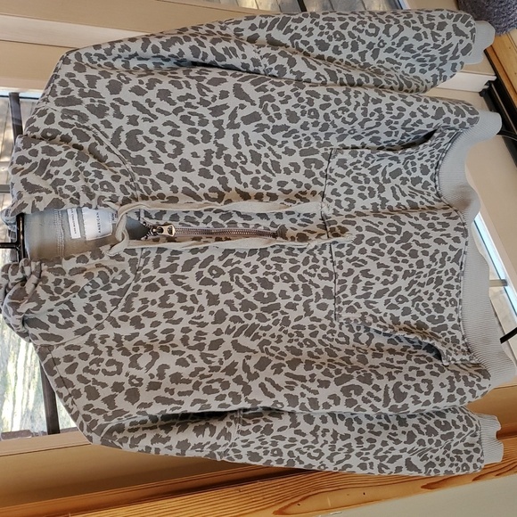 American Eagle Amm...Mazingly Soft Sage Leopard Print LSlv 1/4 Zip Sz. XS Hoodie - Picture 2 of 12